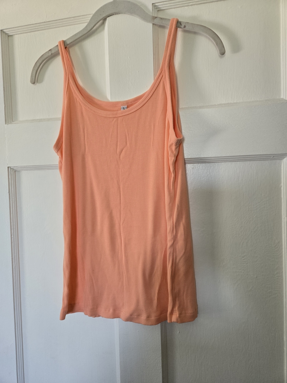 Women’s Peach Scoop Neck Tank Top